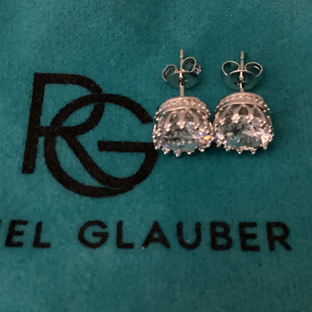 RACHEL GLAUBER Elegant Sterling Silver Royal Princess Round Stud Earrings